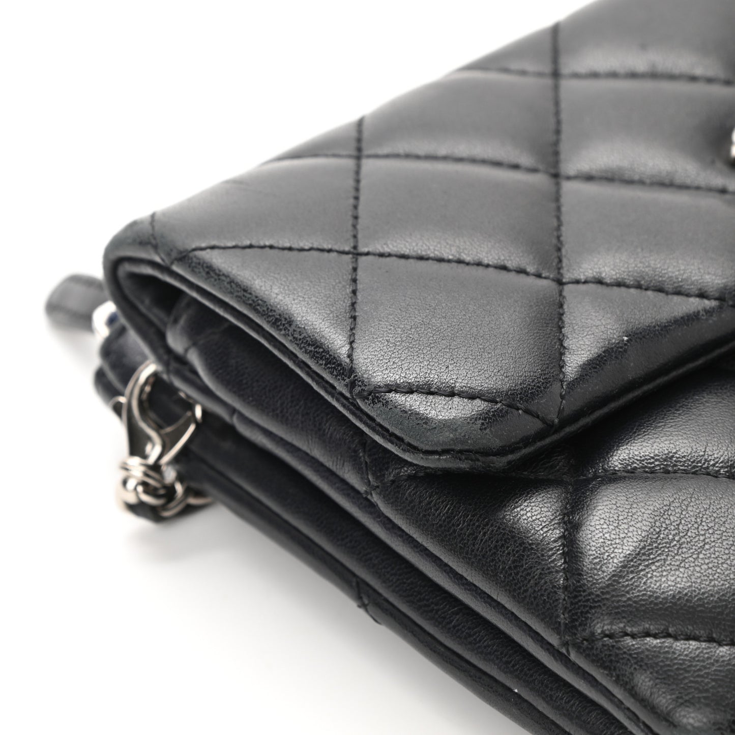 Lambskin Quilted Daily Zippy Crossbody Black