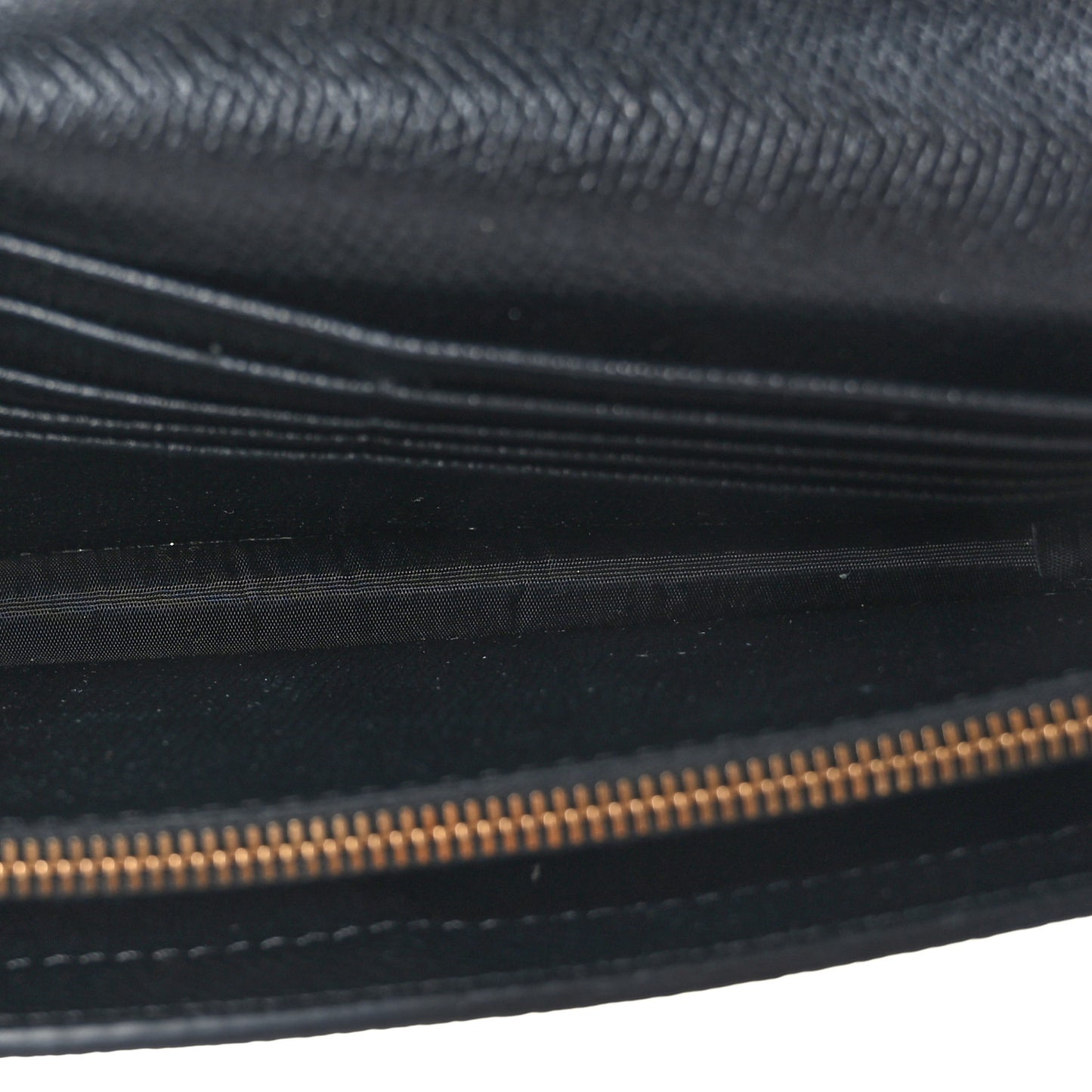 Grainy Calfskin Vlogo Wallet With Chain Black