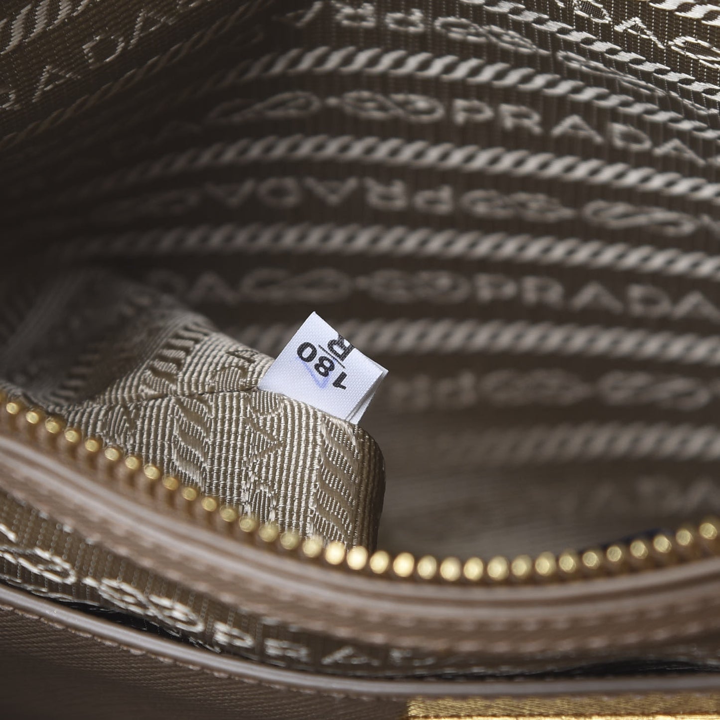 Saffiano Medium Galleria Double Zip Tote Sabbia