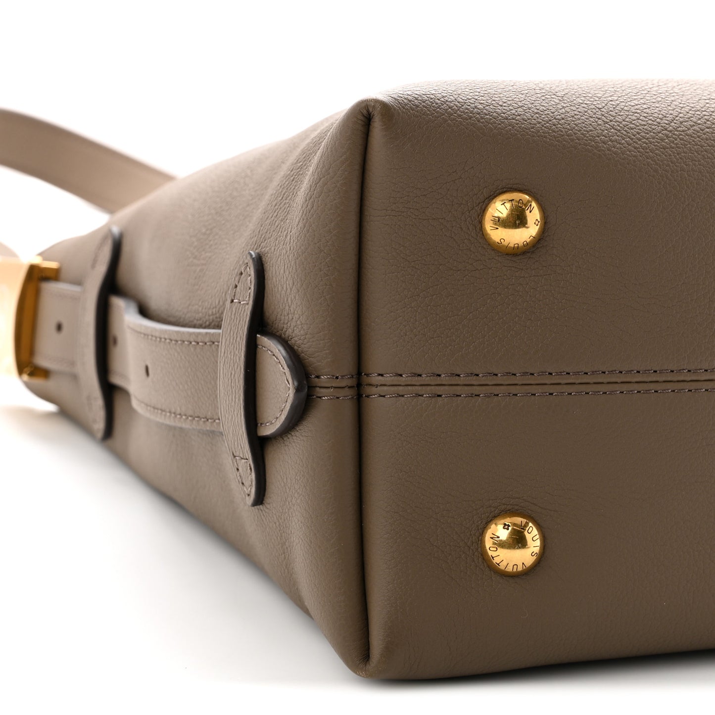 Grained Calfskin Low Key Hobo PM Smoke