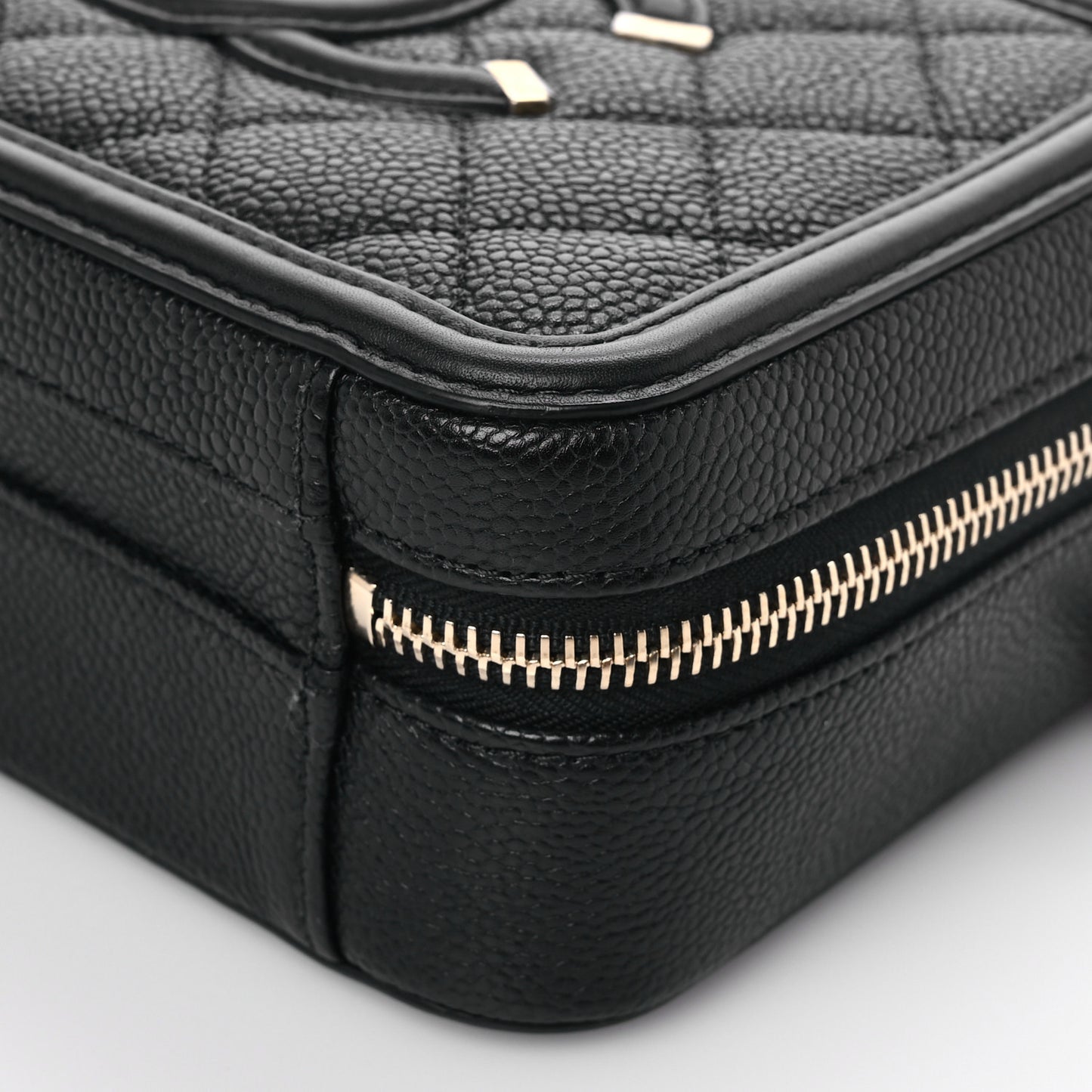 Caviar Quilted Small CC Filigree Vanity Case Black