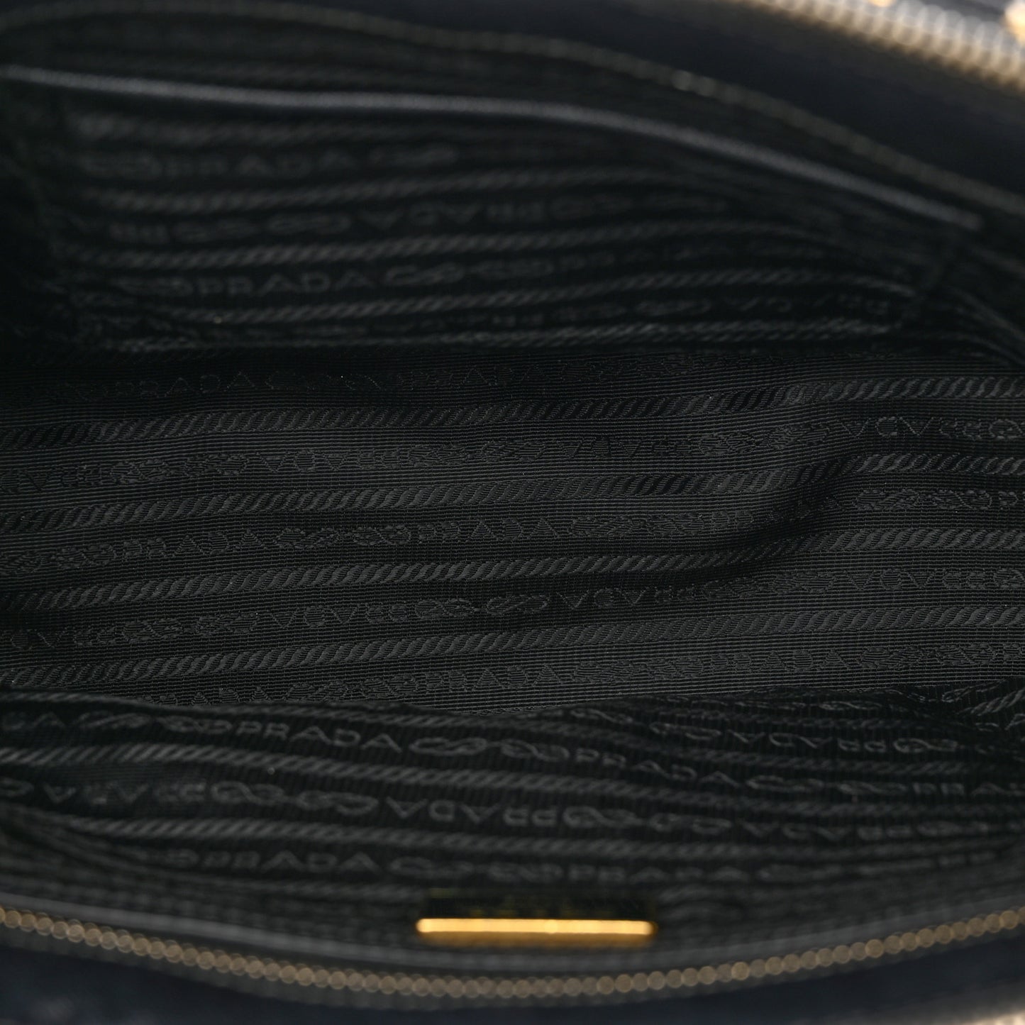 Saffiano Medium Galleria Double Zip Tote Black