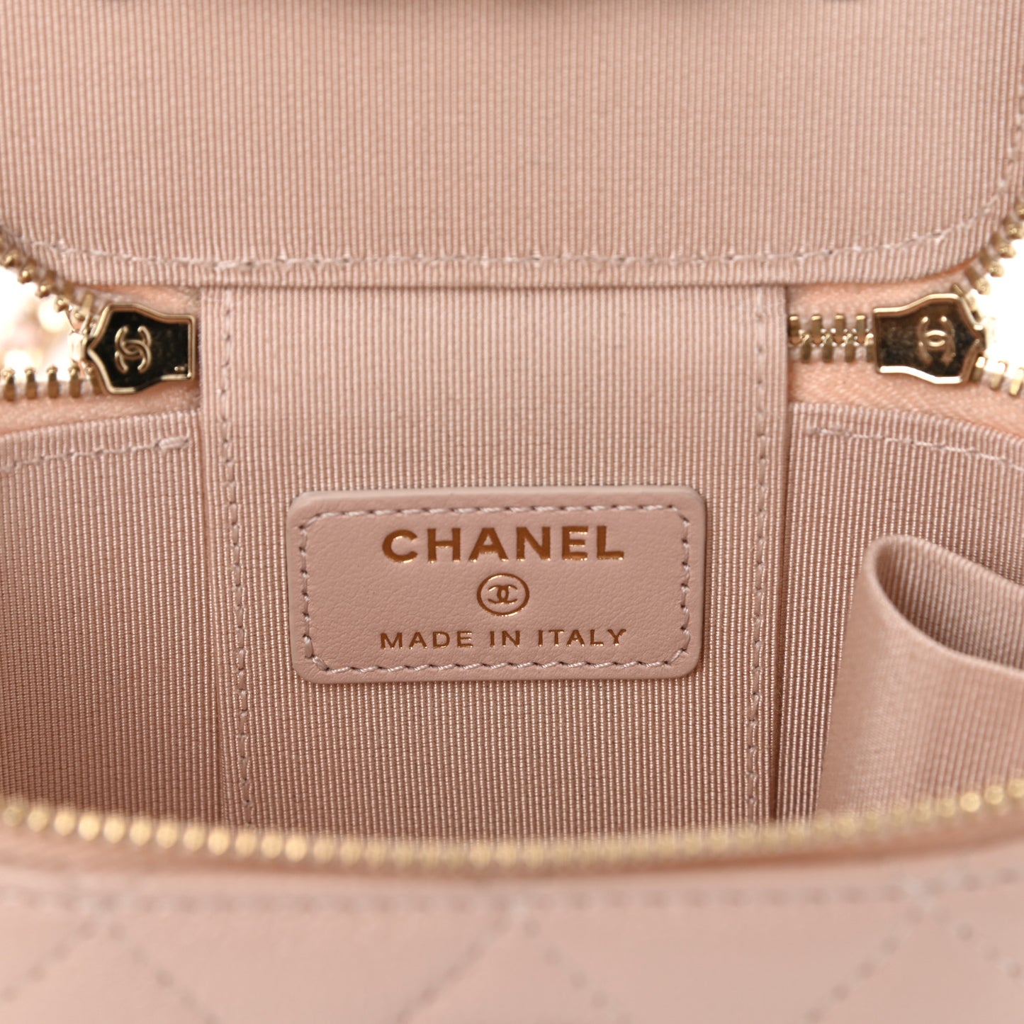Caviar Quilted Mini Vanity Case With Chain Light Pink