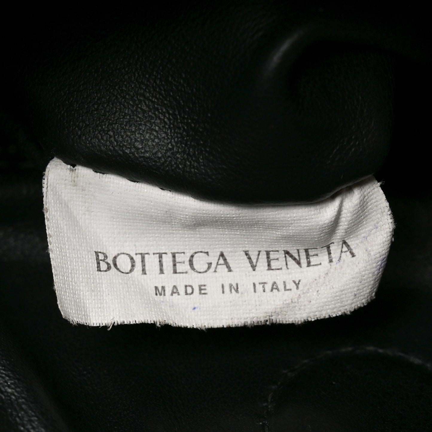 Calfskin Intrecciato Small Hop Black