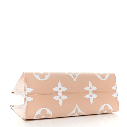 Louis Vuitton Monogram Giant By The Pool Onthego GM Brume 4 of 8