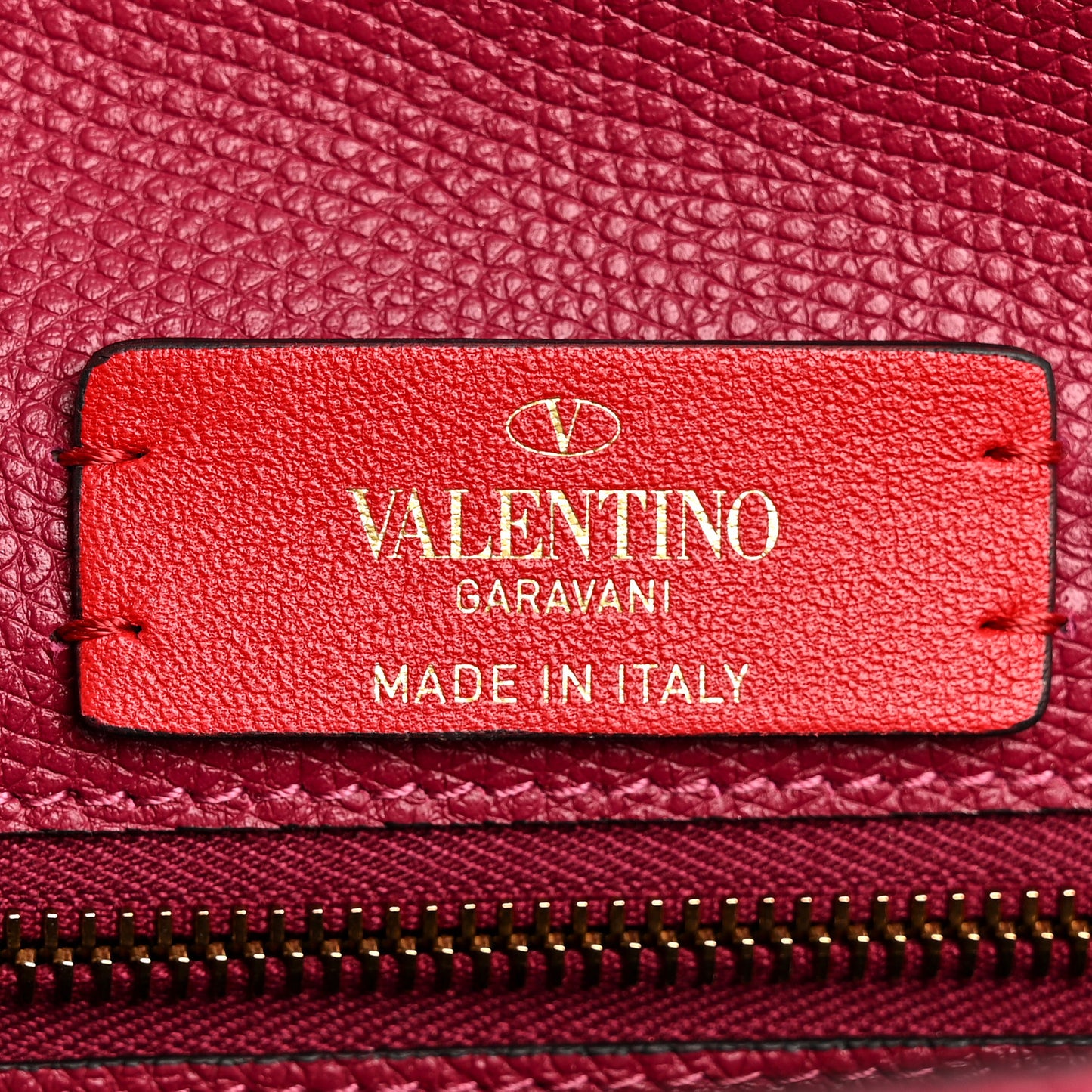 Grainy Calfskin Large Vlogo Clutch Raspberry