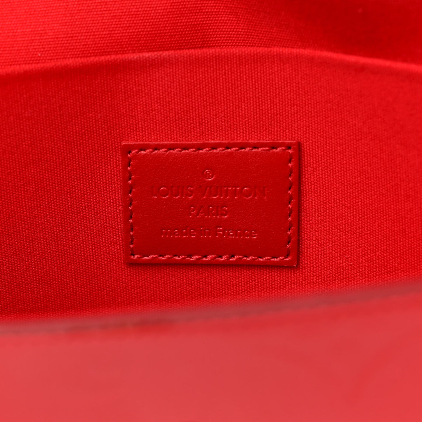 Vernis Felicie Pochette Chain Wallet Cherry