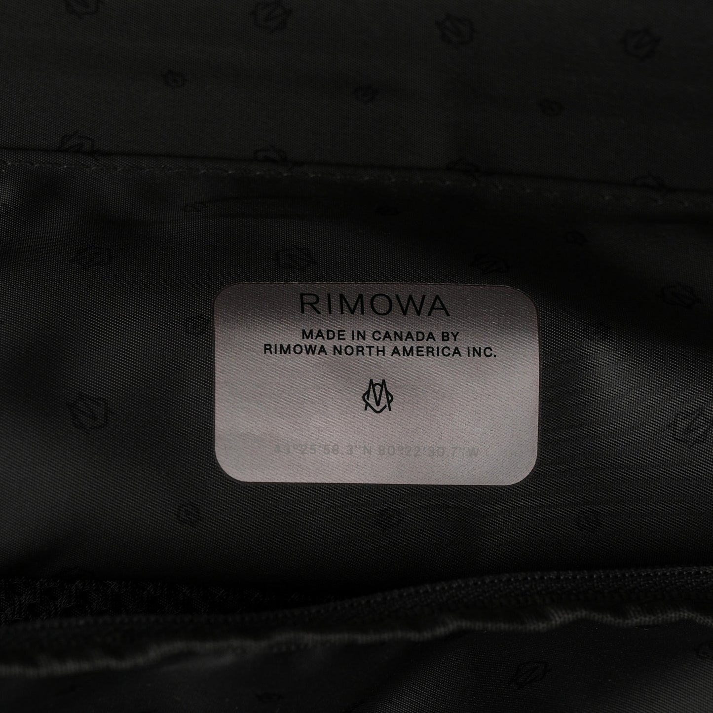 Polycarbonate Essential Sleeve Cabin Matte Black