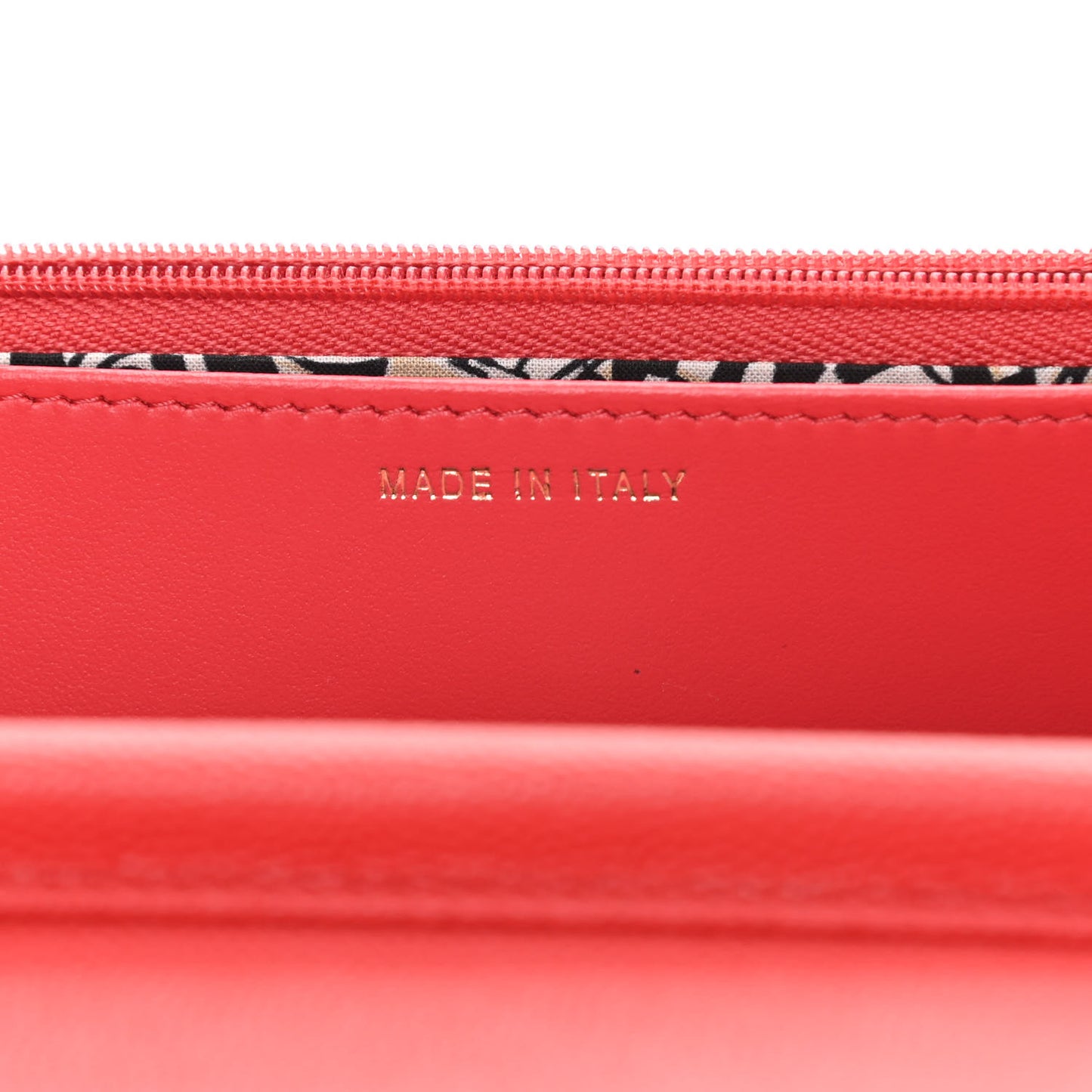 Caviar Quilted Striated CC Wallet On Chain WOC Red