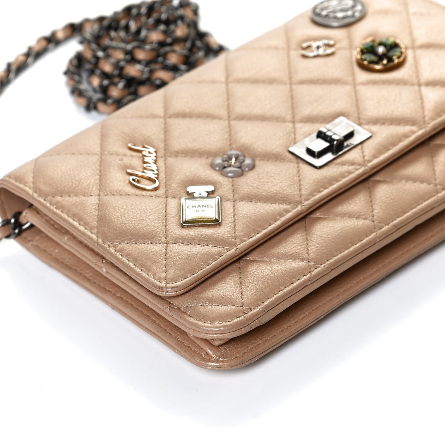 Metallic Calfskin Lucky Charms Casino 2.55 Reissue Wallet On Chain WOC Beige