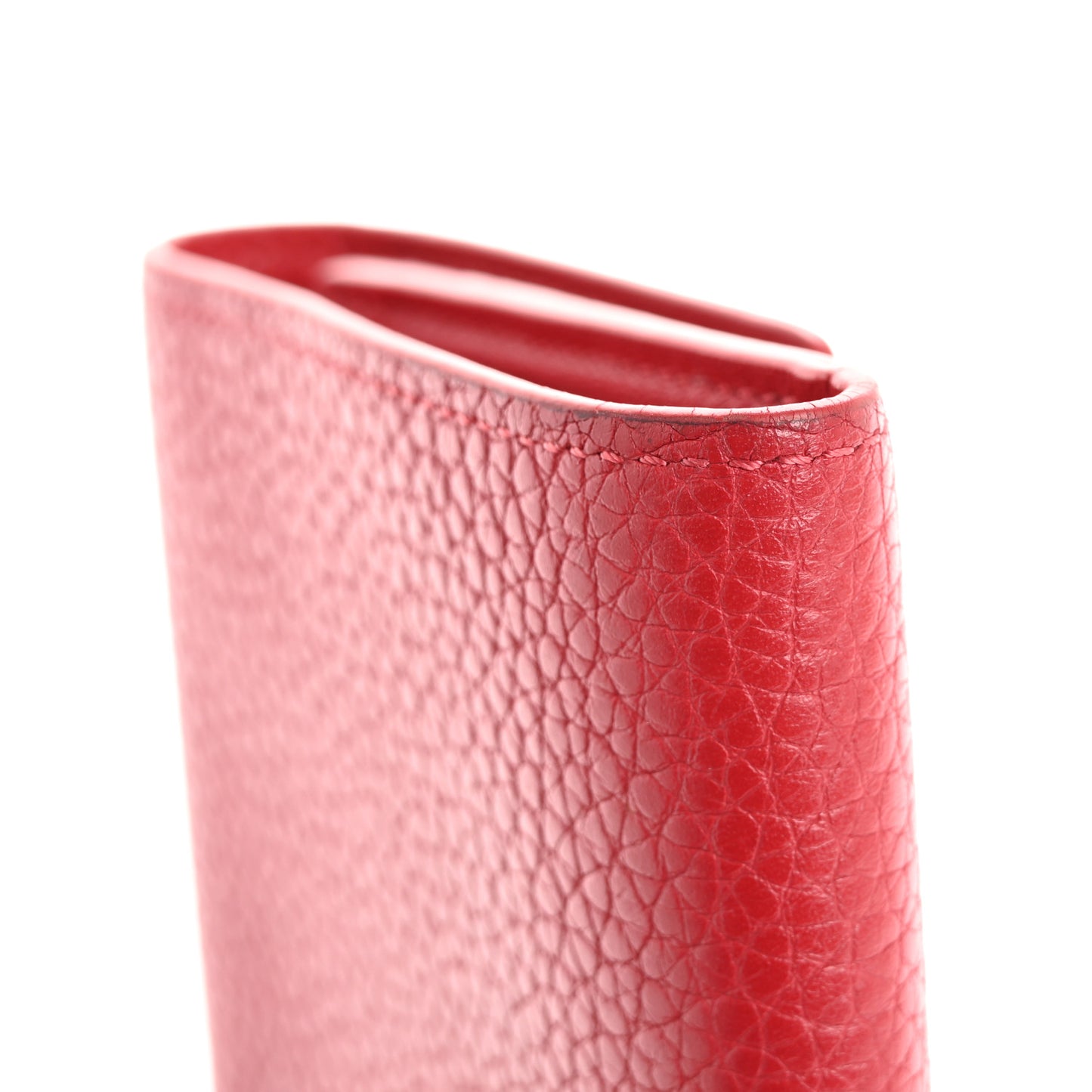 Taurillon Capucines Compact Wallet Rubis