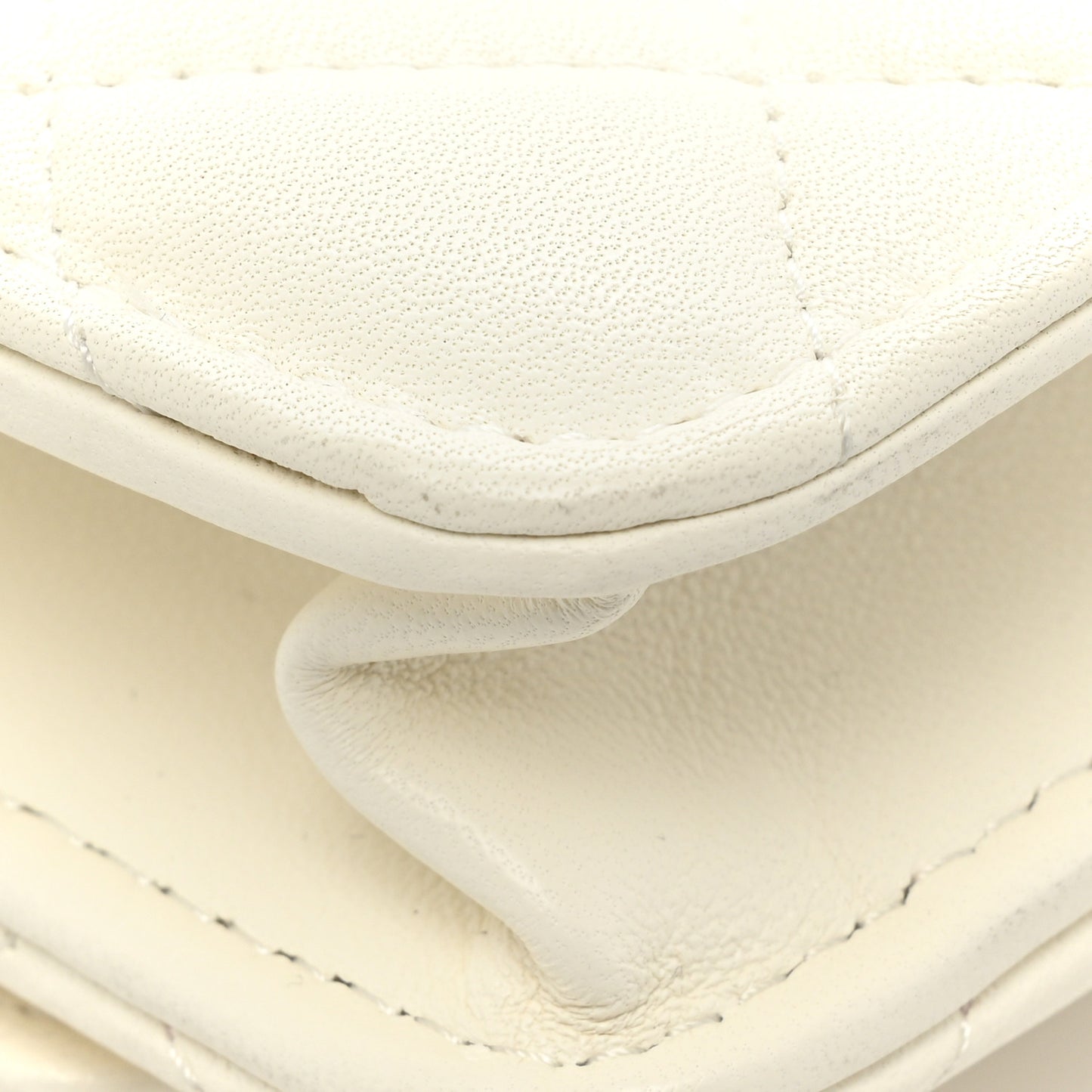 Lambskin Quilted CC Pearl Crush Wallet on Chain WOC White
