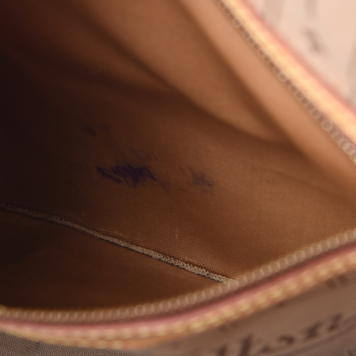Louis Vuitton Monogram Neverfull MM 13 of 30
