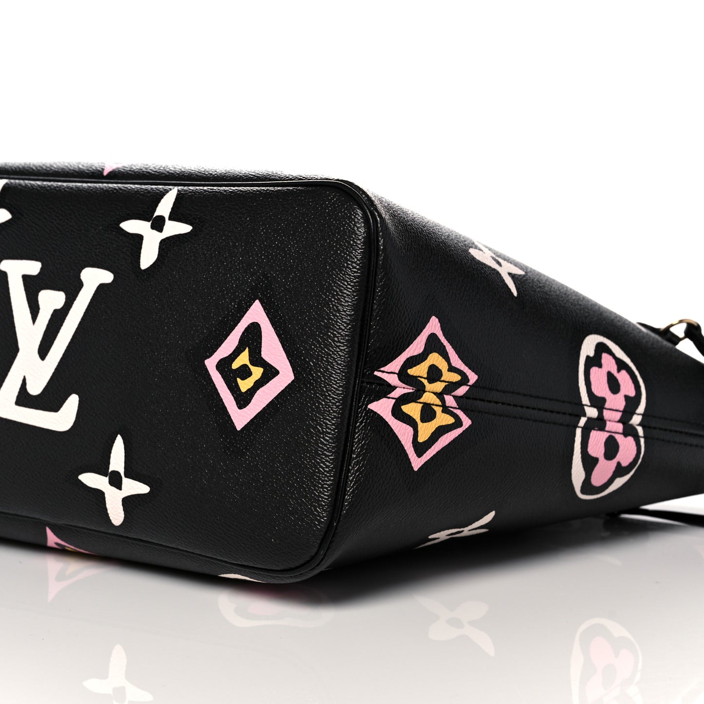 Monogram Giant Wild At Heart Neverfull MM Black