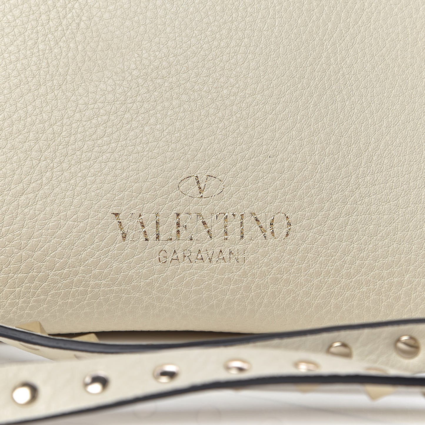 Pebbled Calfskin Rockstud Single Handle Flap Bag Light Ivory