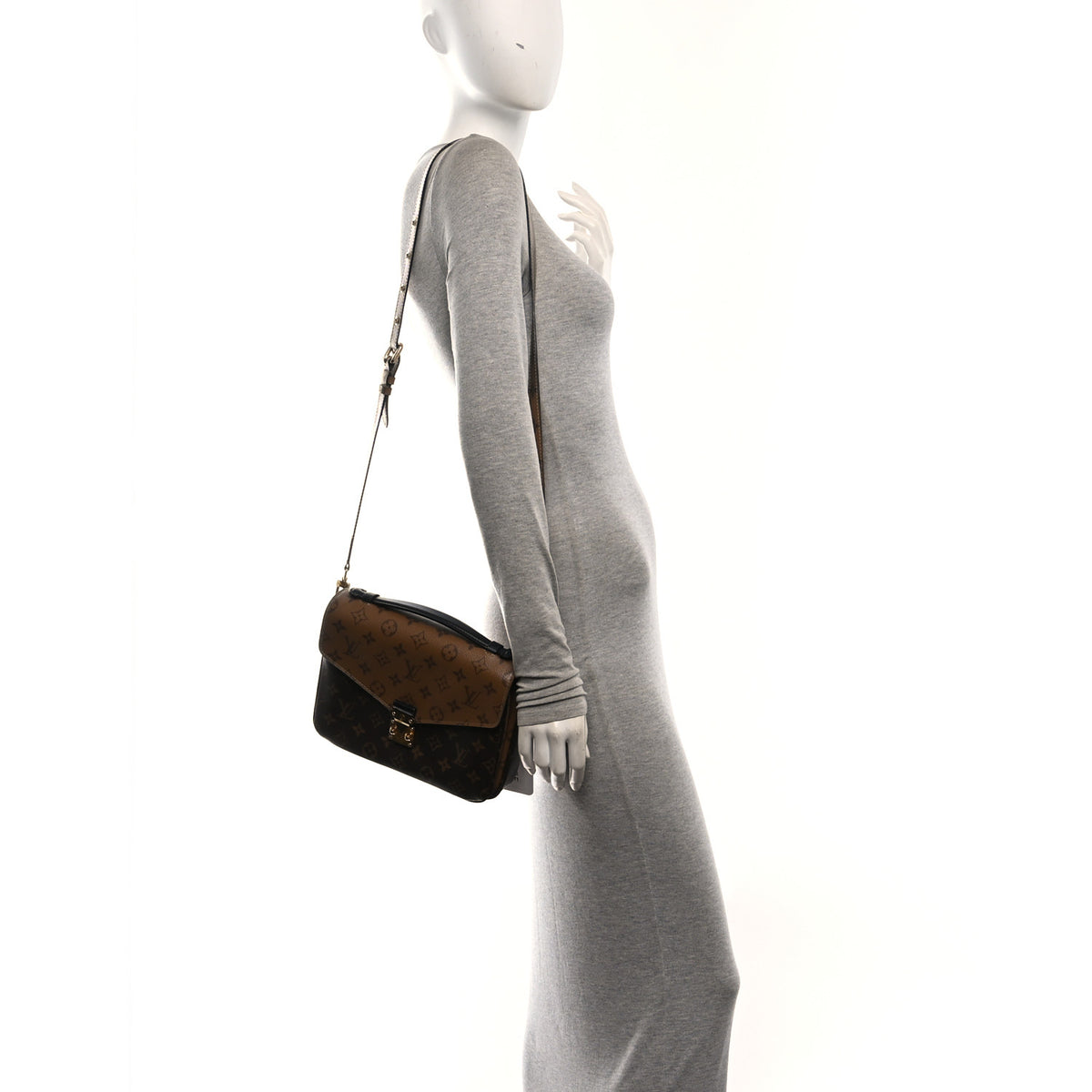 Reverse Monogram Pochette Metis