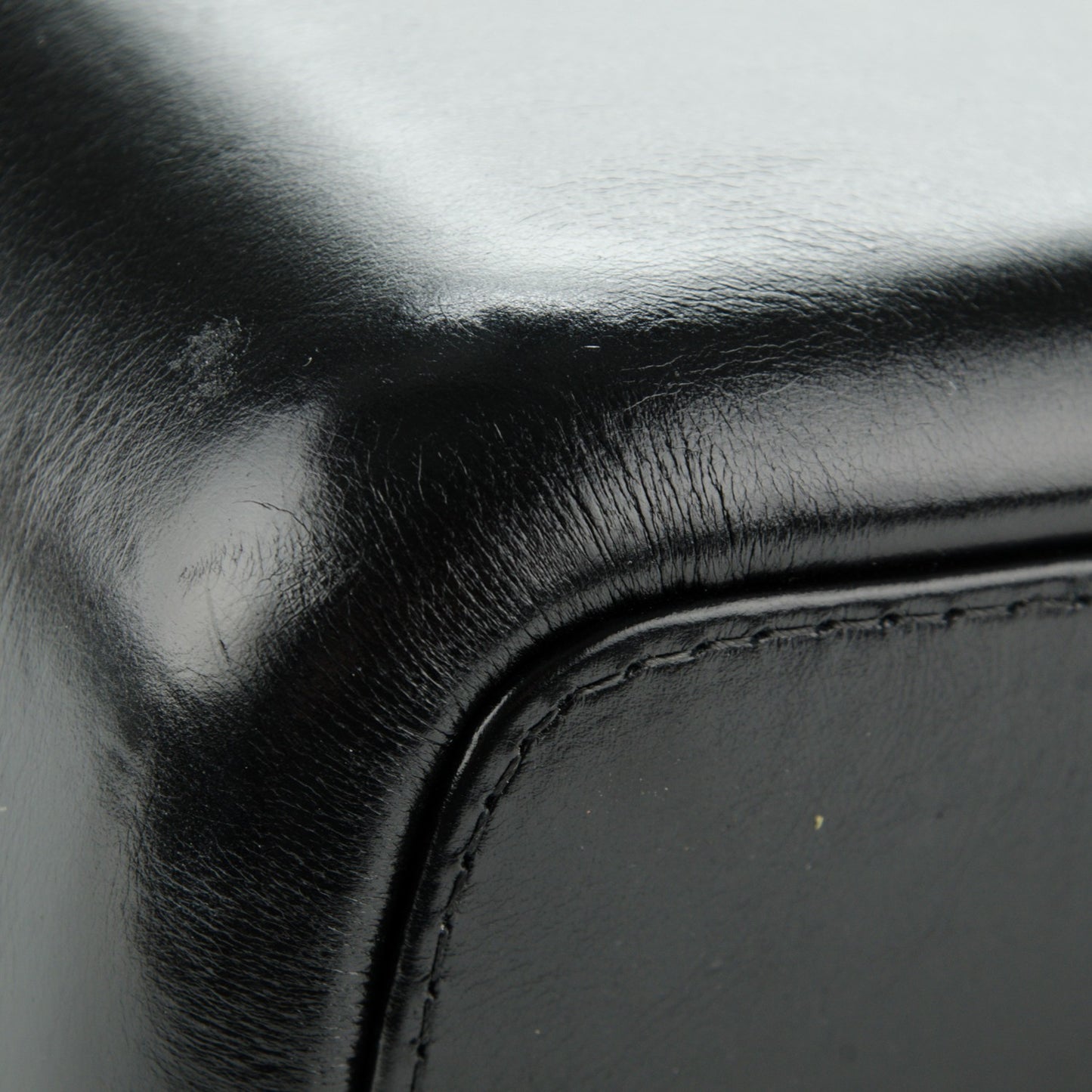 Calfskin Quilted Medium Gabrielle Hobo Black