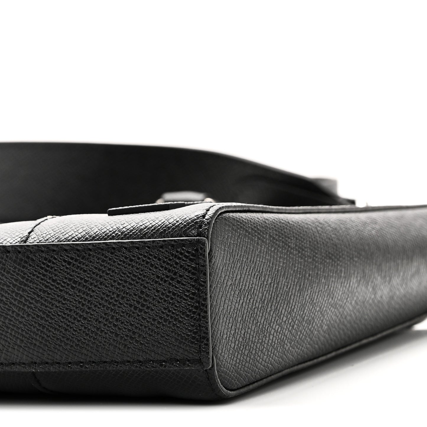 Taiga Slim Briefcase Black