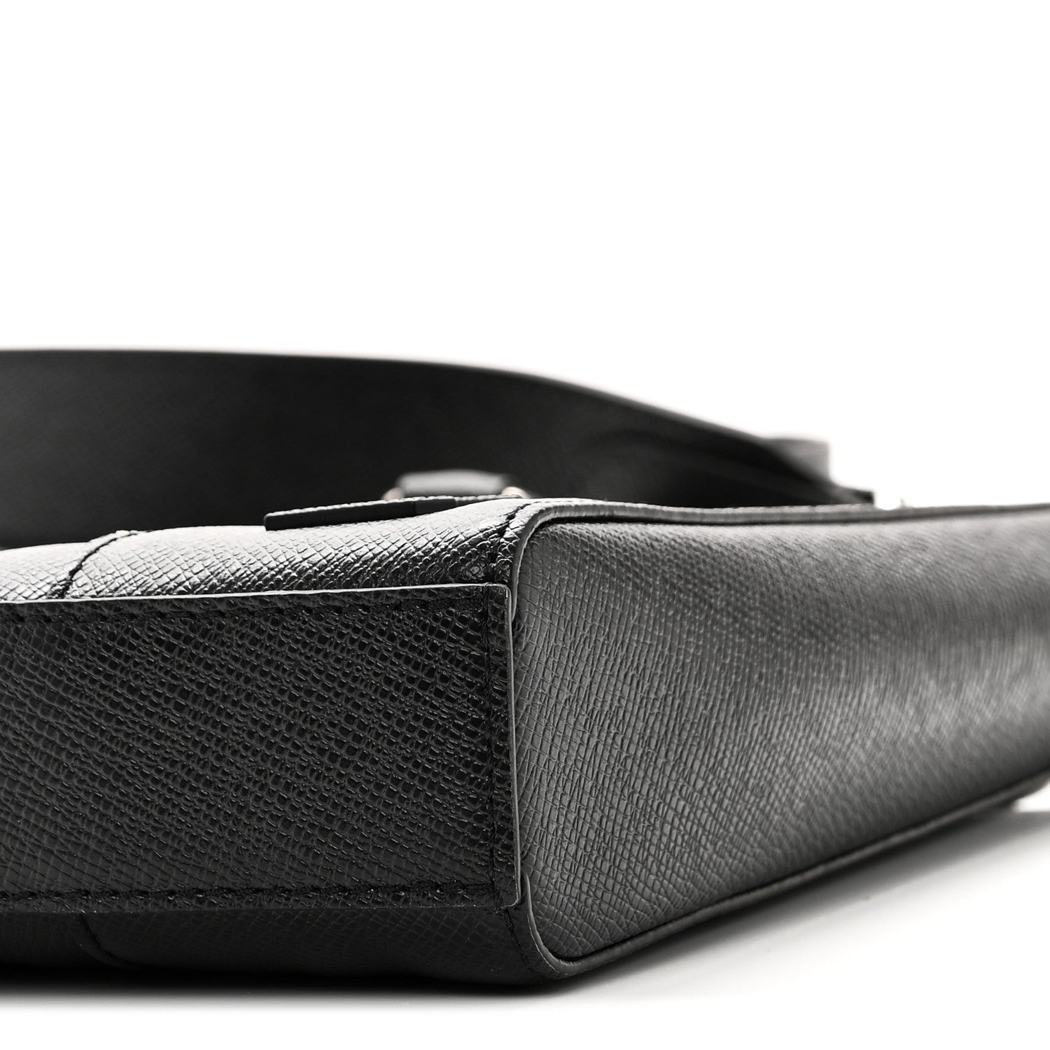 Louis Vuitton Taiga Slim Briefcase Black 9 of 9