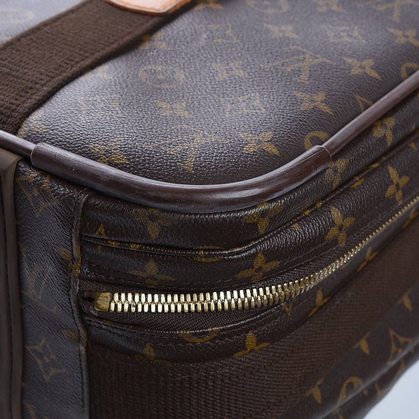 Monogram Satellite 65