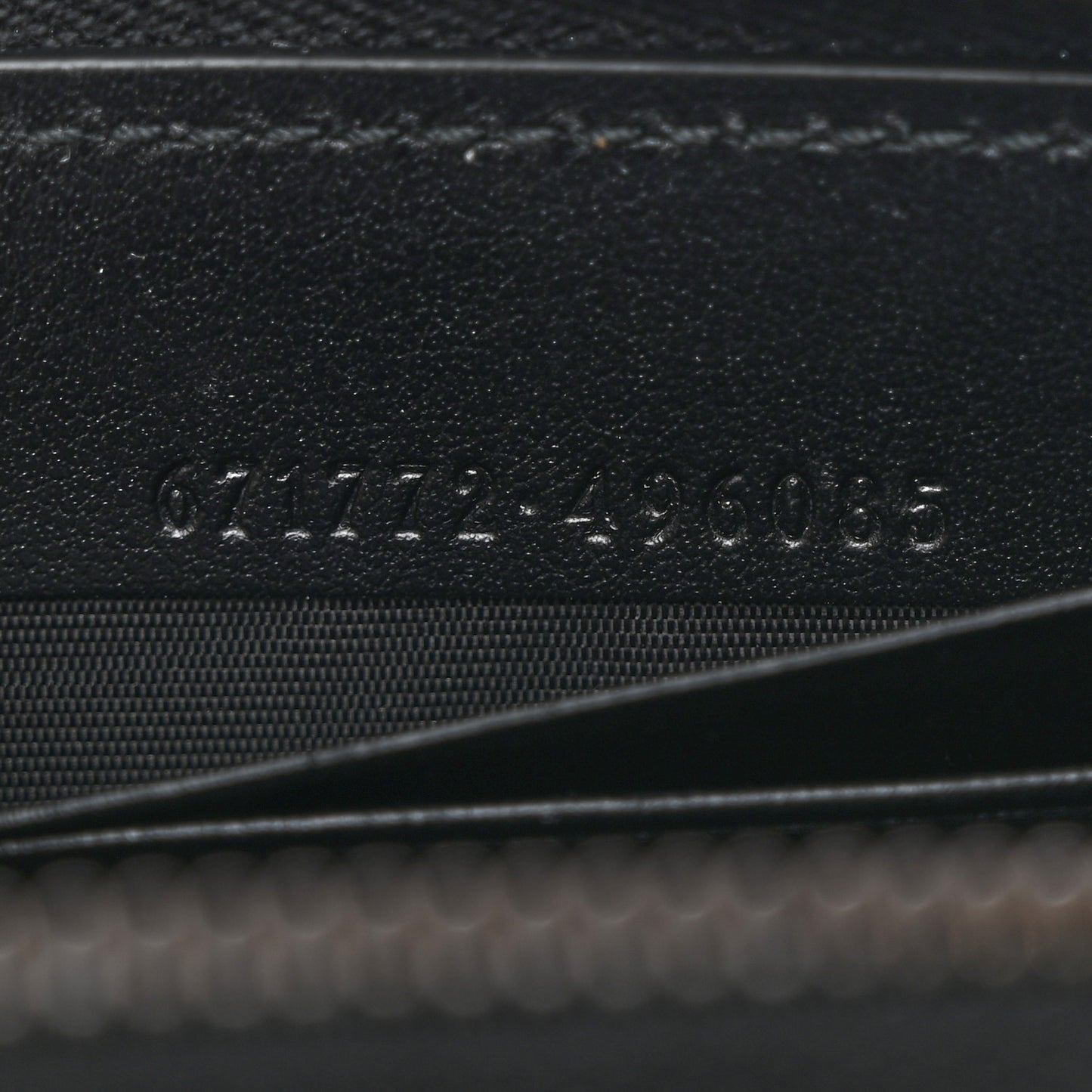 Calfskin Matelasse GG Marmont Zip Around Card Case Black