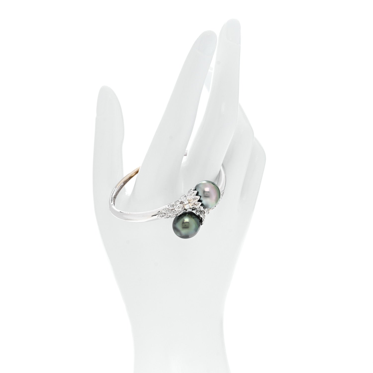 Parker & West by FASHIONPHILE 14K White Gold Diamond Black Cultured Pearl .64ct Bypass Bracelet 2 of 8