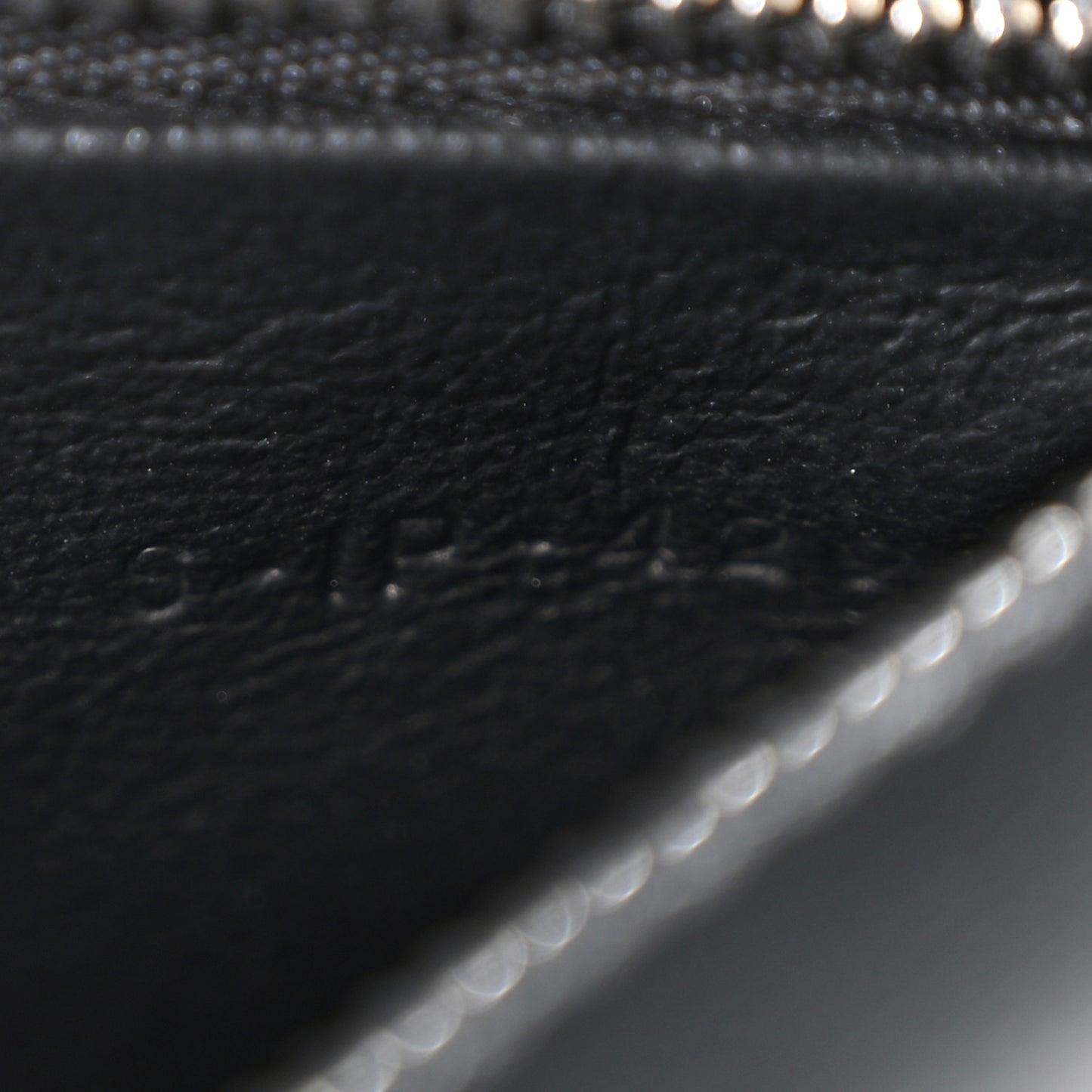 Calfskin Crocodile Embossed Medium Triomphe Besace Black