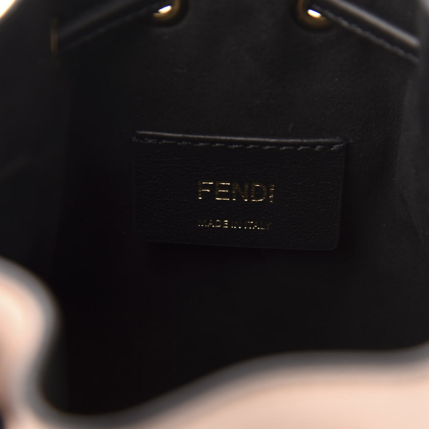 Vitello Fluffy Grace F is Fendi Logo Embossed Mini Mon Tresor Bucket Bag Rosa Quarzo Black