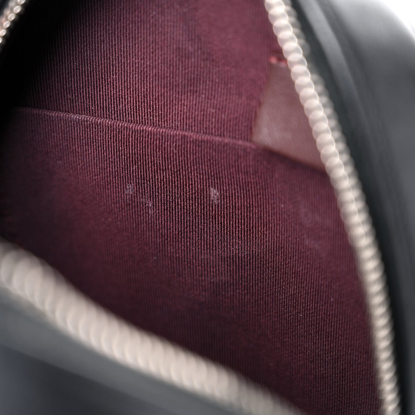 Lambskin Quilted Round Clutch With Chain Black