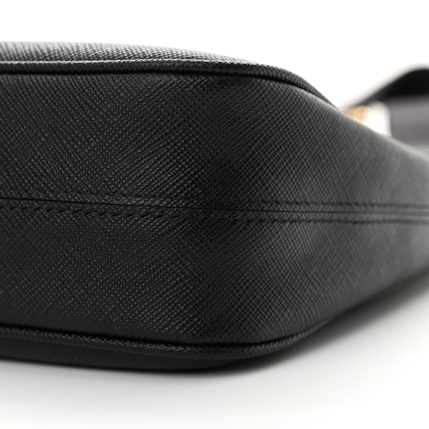 Saffiano Lux Re-Edition 2005 Shoulder Bag Black