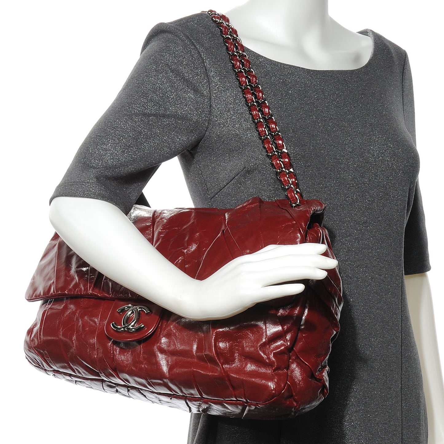 Glazed Calfskin Twisted Maxi Flap Red