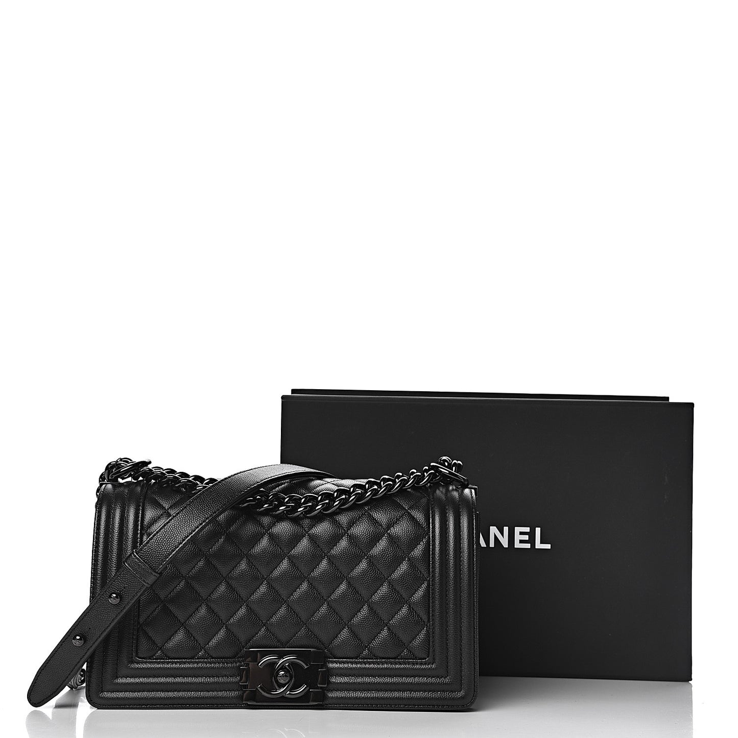 Caviar Quilted Medium Boy Flap So Black