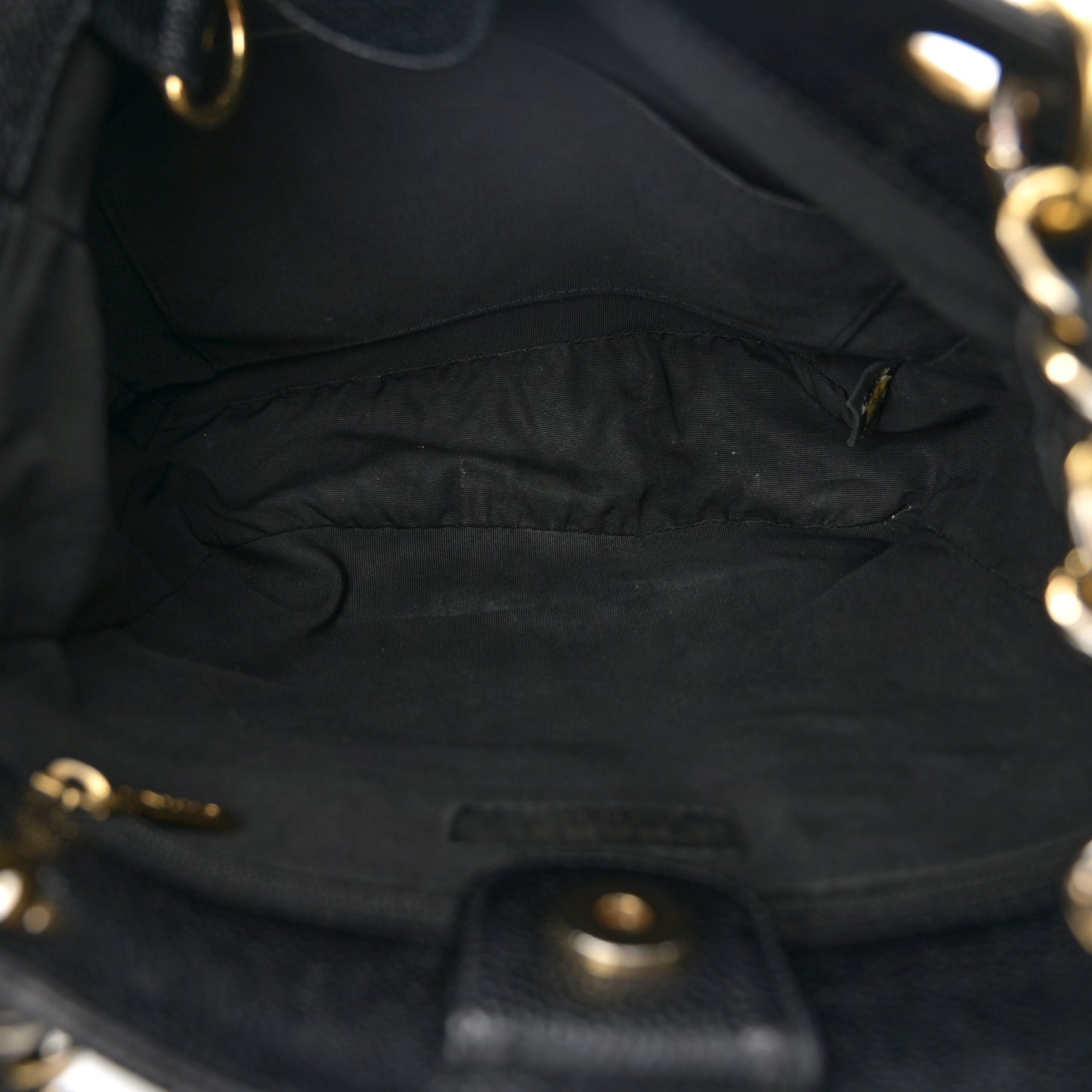 Caviar Quilted Petit Shopping Tote PST Black