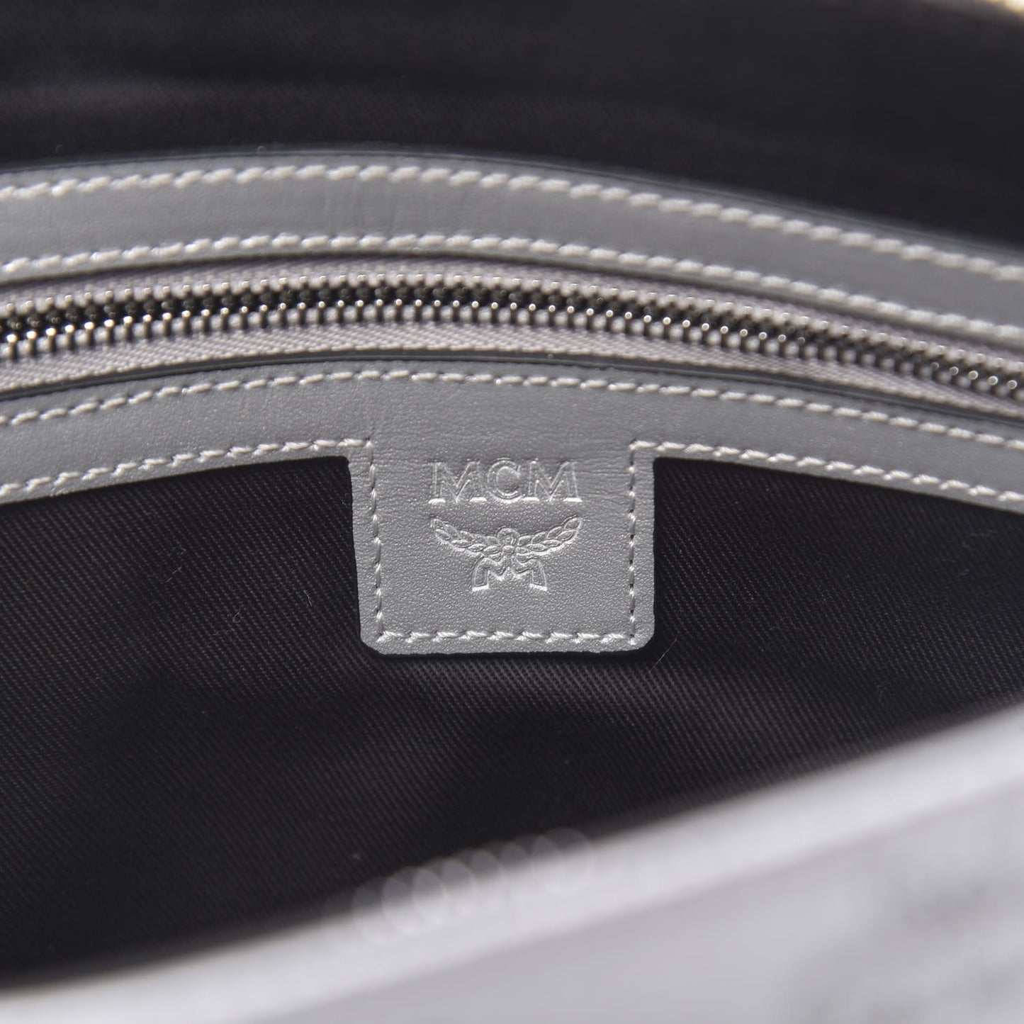 Metallic Visetos Zip Pouch Silver