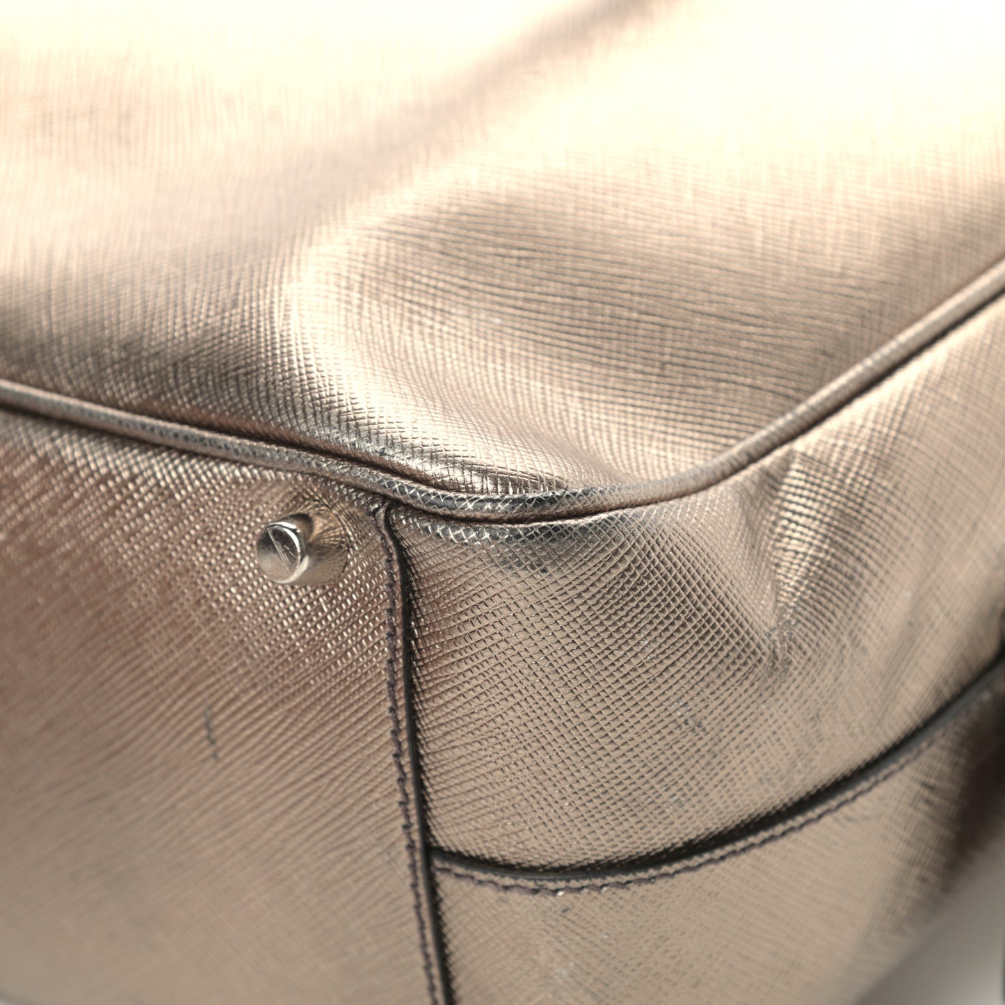 Metallic Saffiano Lux Bowler Pirite