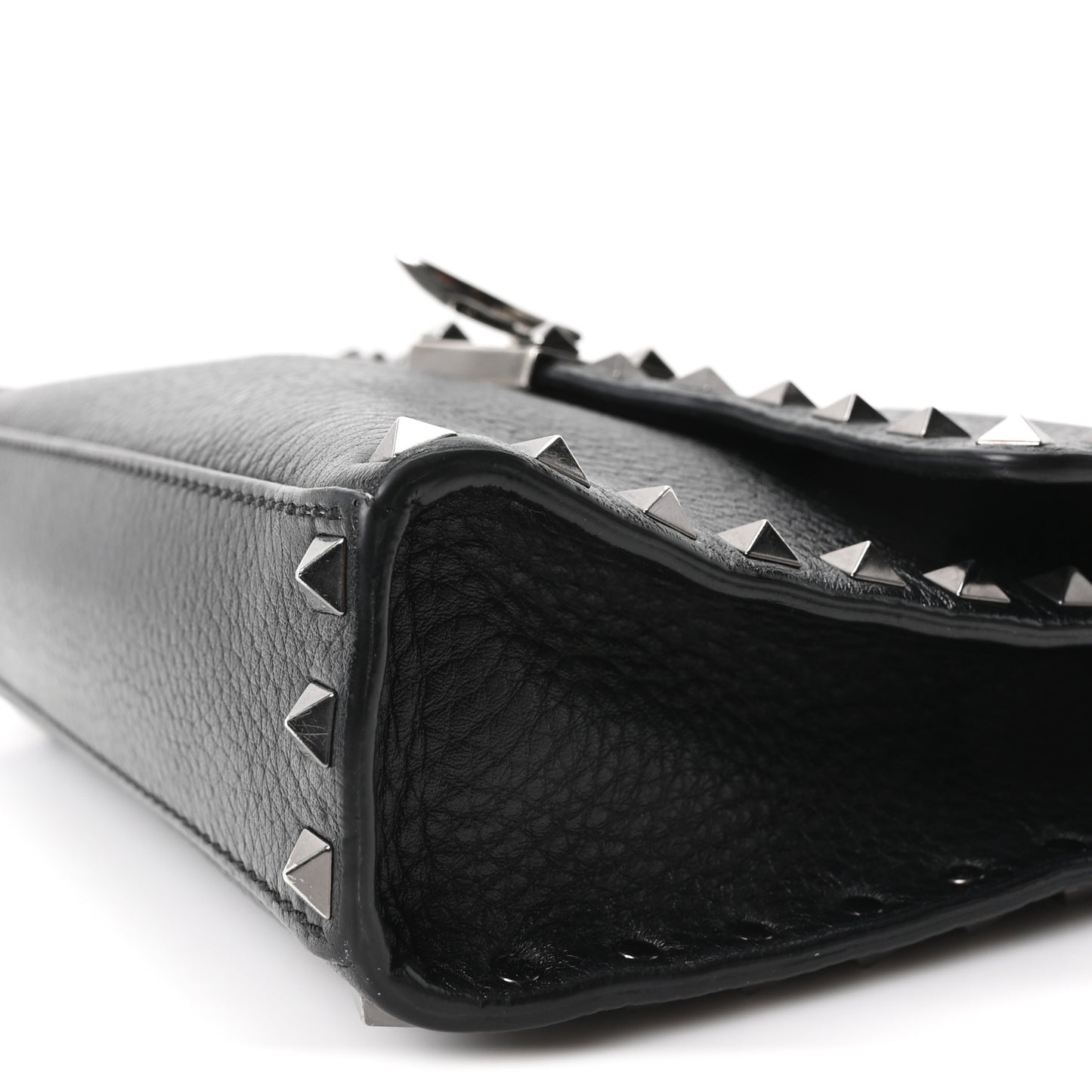 Pebbled Calfskin Monochrome Medium Rockstud Flip Lock Crossbody Bag Black