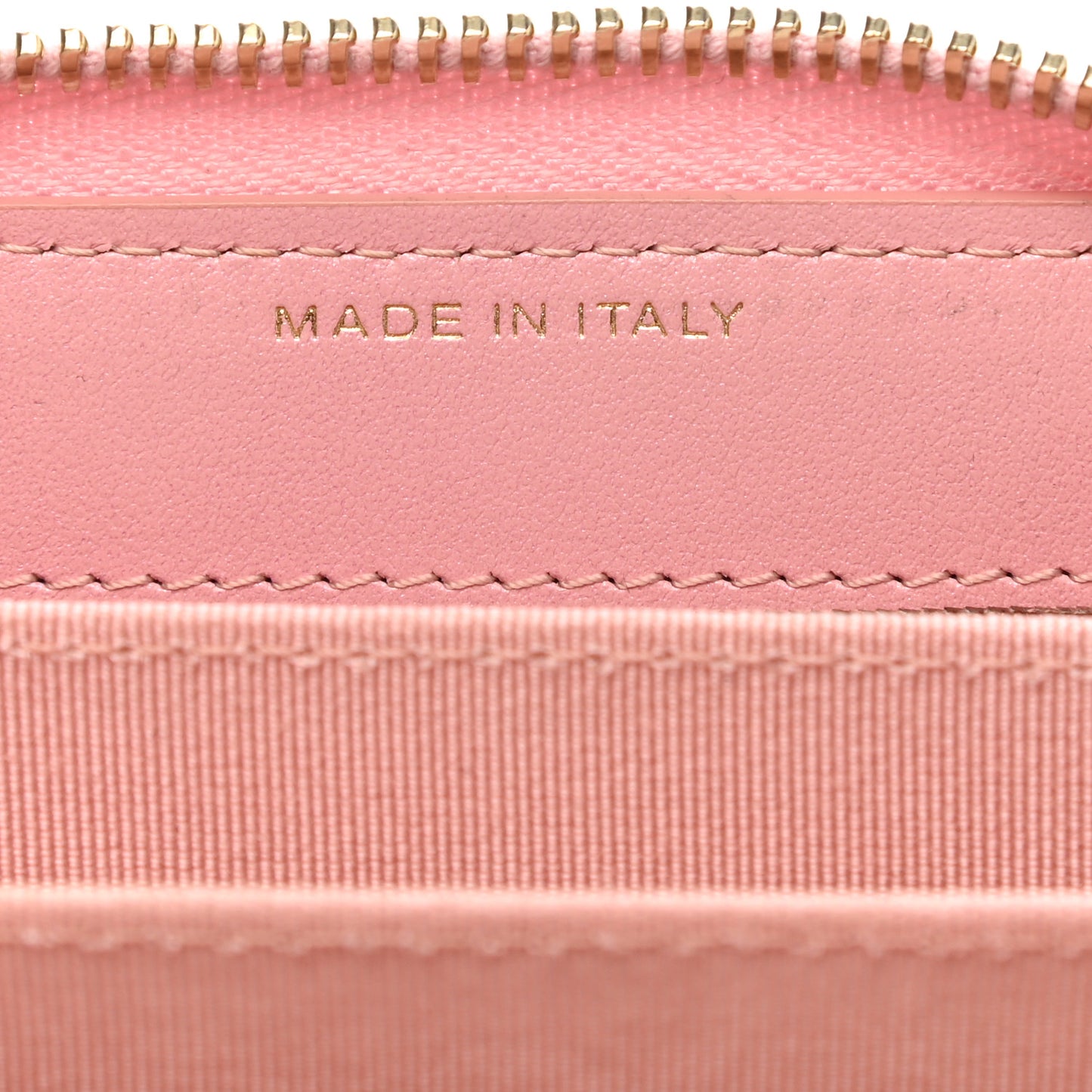 Iridescent Caviar Quilted Zip Coin Purse Pink
