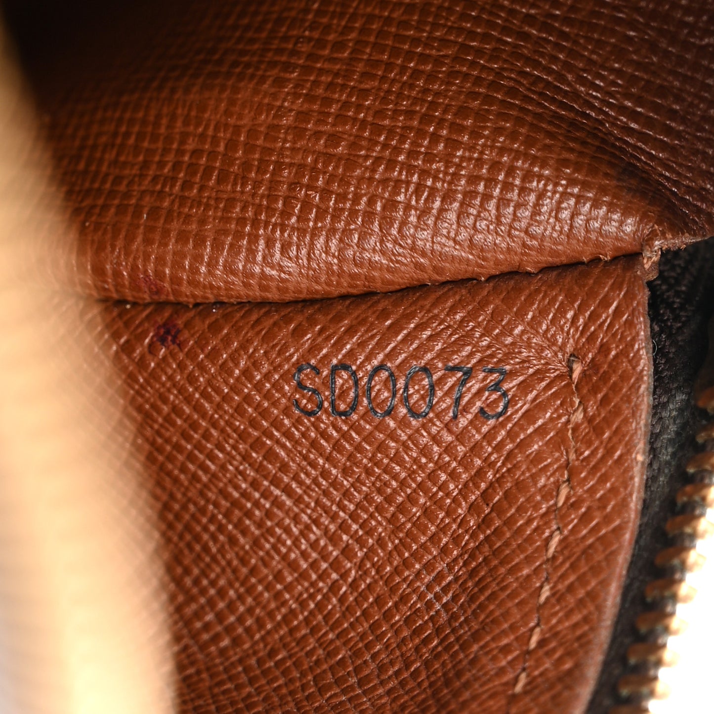 Monogram Papillon 26