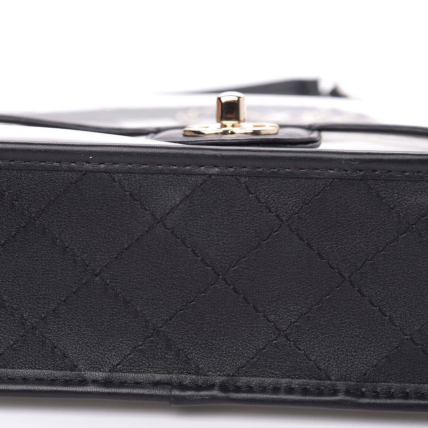 Lambskin PVC Medium Coco Sand Flap Black