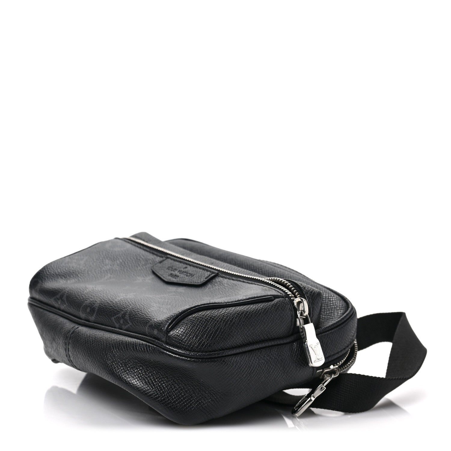 Louis Vuitton Taiga Monogram Outdoor Bumbag Black 7 of 7