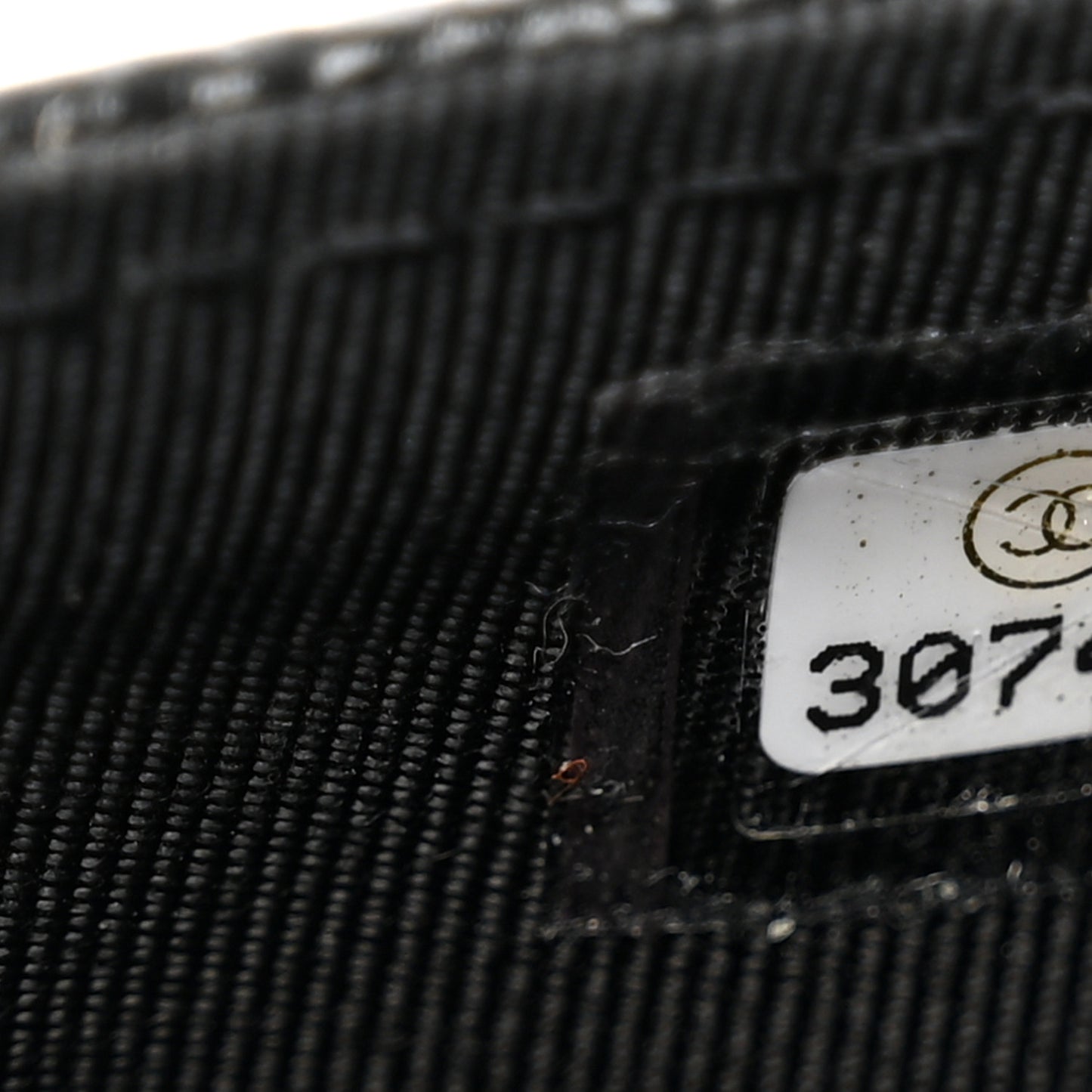 Caviar Quilted CC Zip Card Holder Black