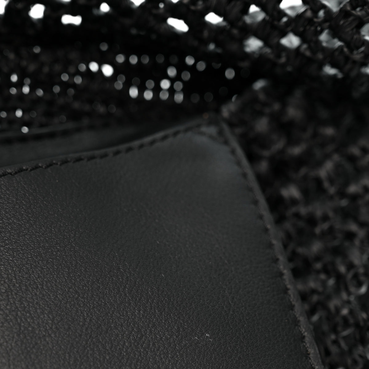 Raffia Donut Chain Medium Ola Shoulder Bag Black