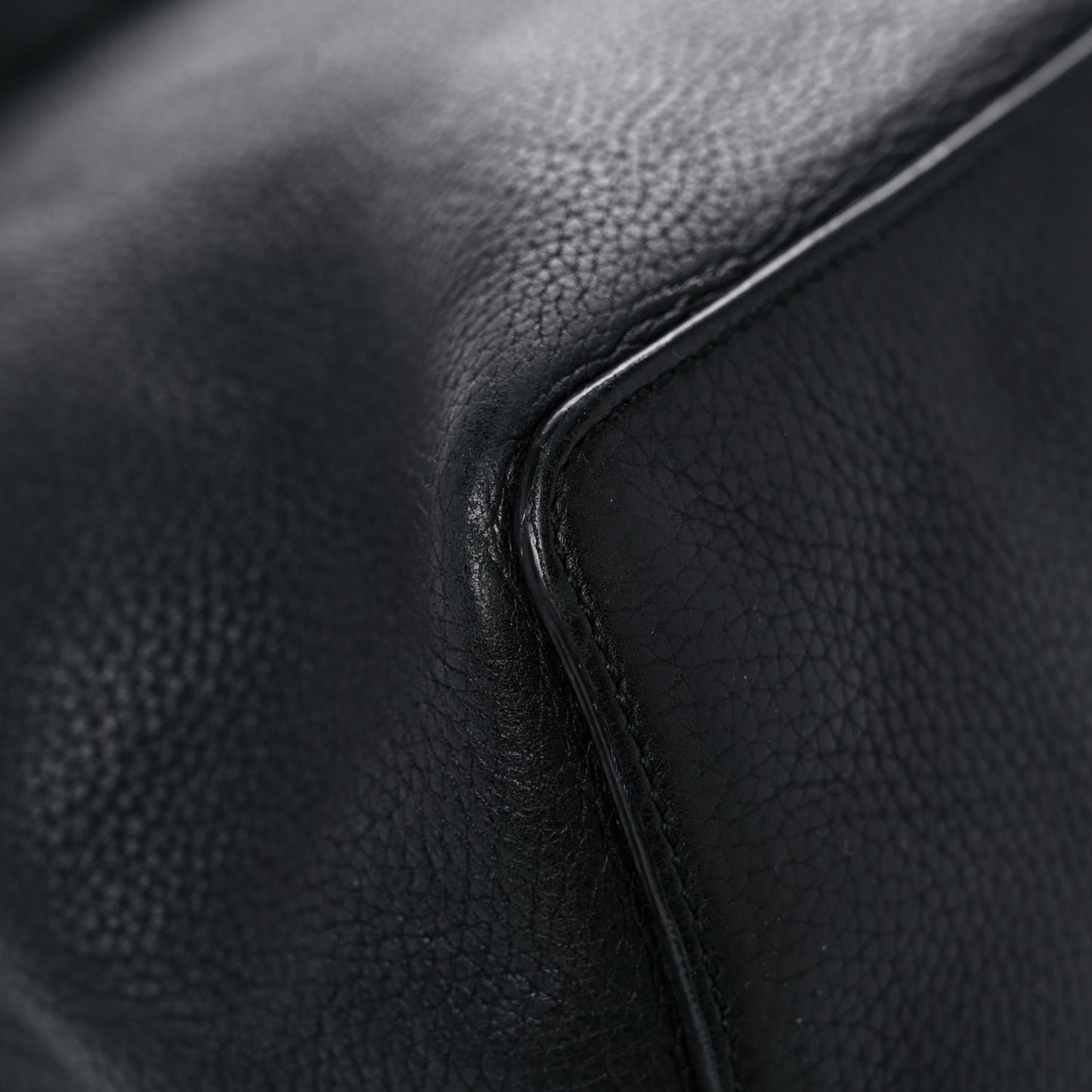 Pebbled Calfskin Large Soho Hobo Black