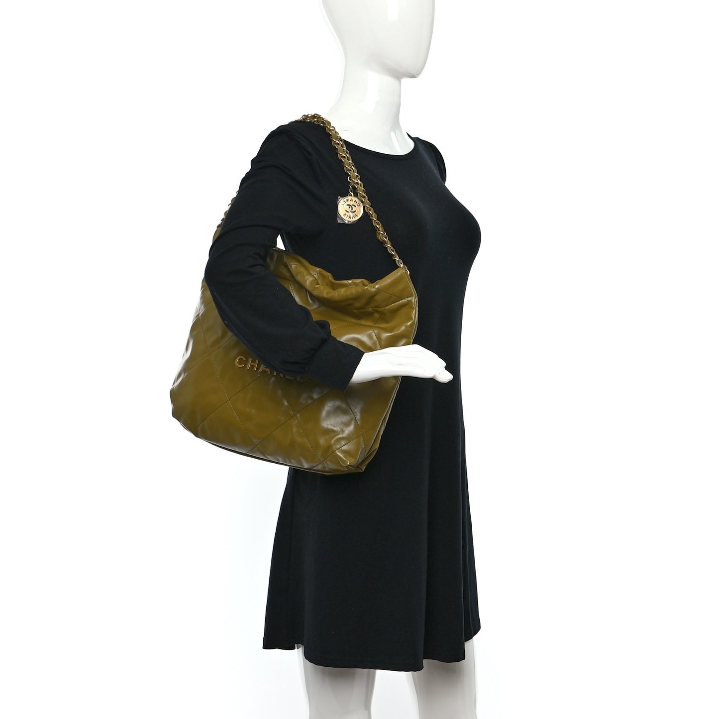 Shiny Calfskin Quilted Chanel 22 Green