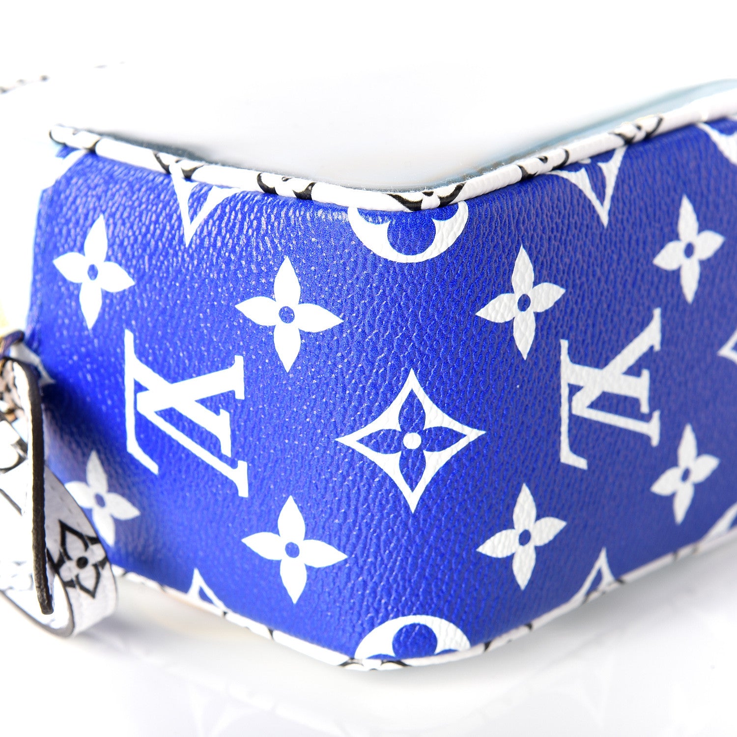 Louis Vuitton Monogram Giant Capri Beach Pouch Blue 7 of 12