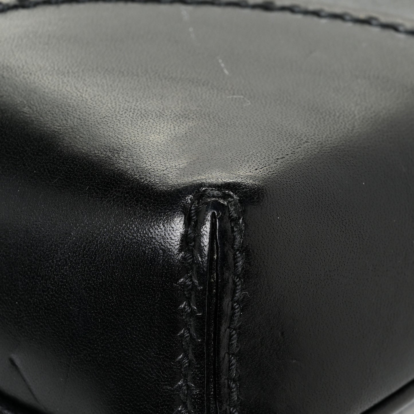 Calfskin Perforated GG Reins Hobo Black