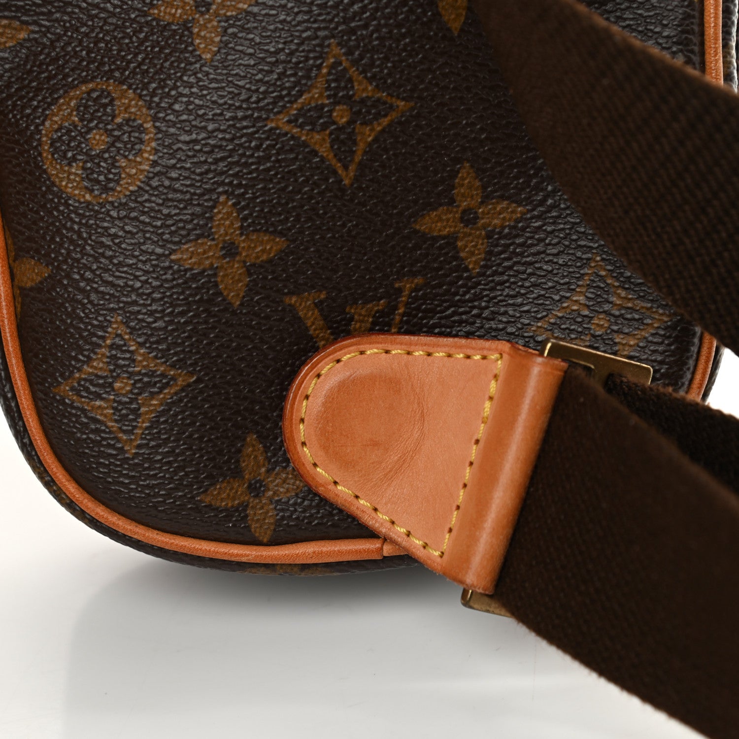 Louis Vuitton Monogram Pochette Gange 13 of 13