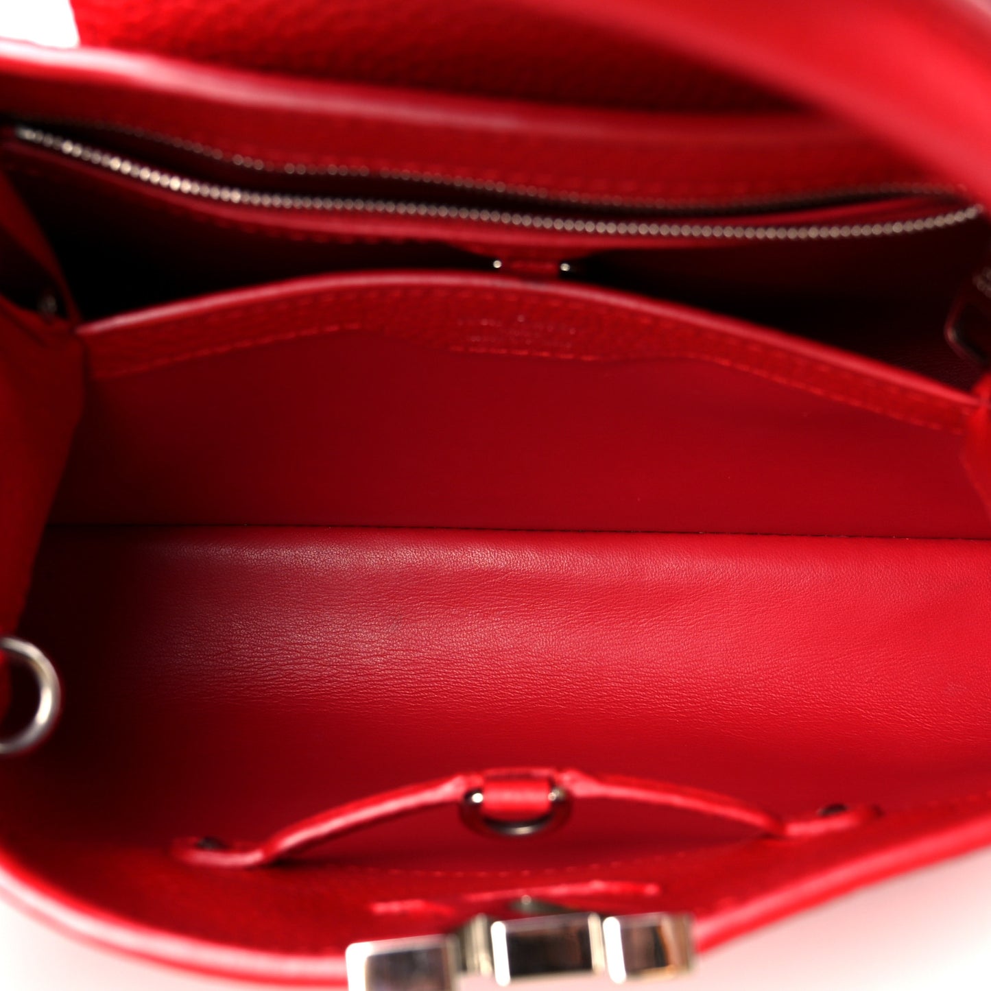 Taurillon Capucines BB Scarlet Red