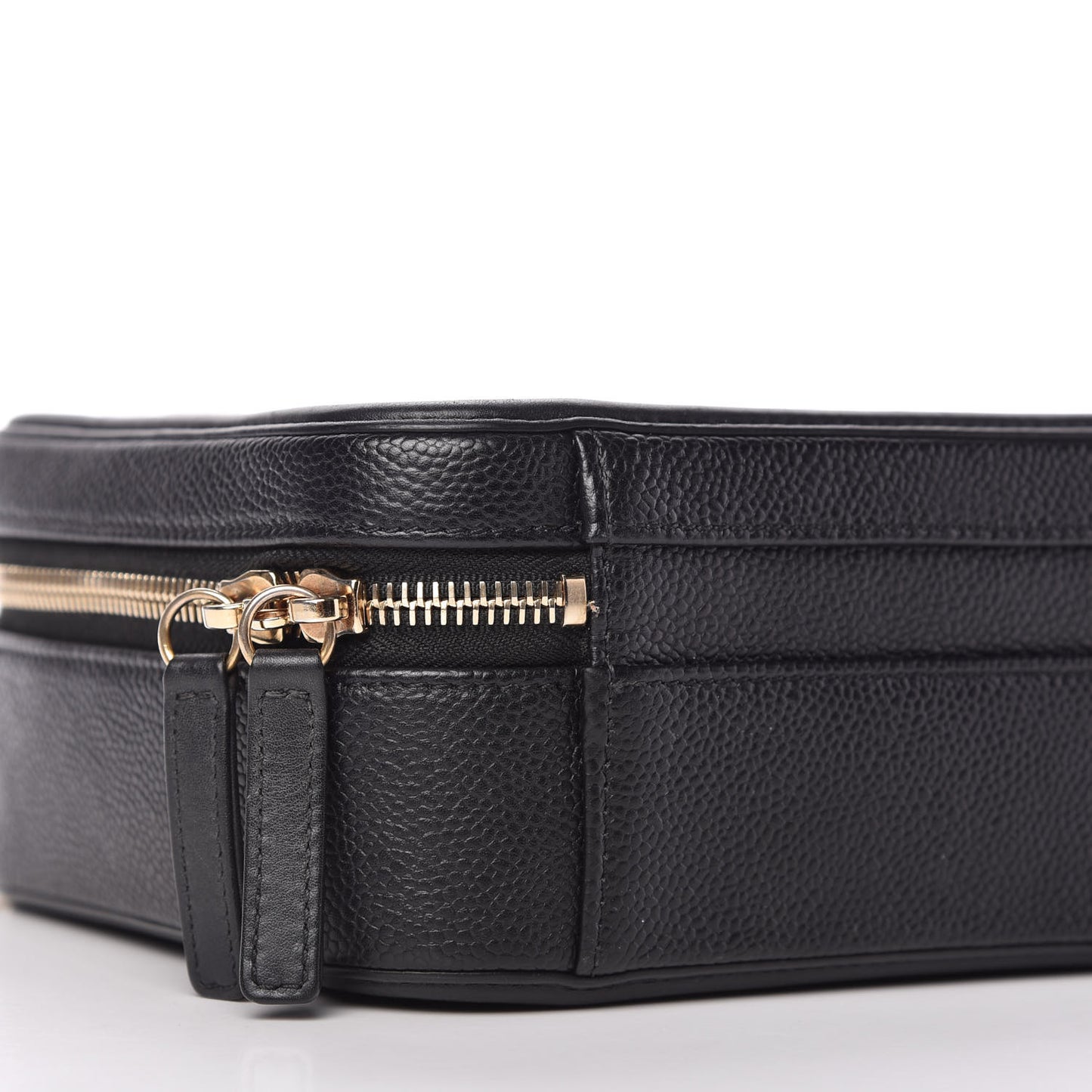 Caviar Quilted Medium CC Filigree Vanity Case Black