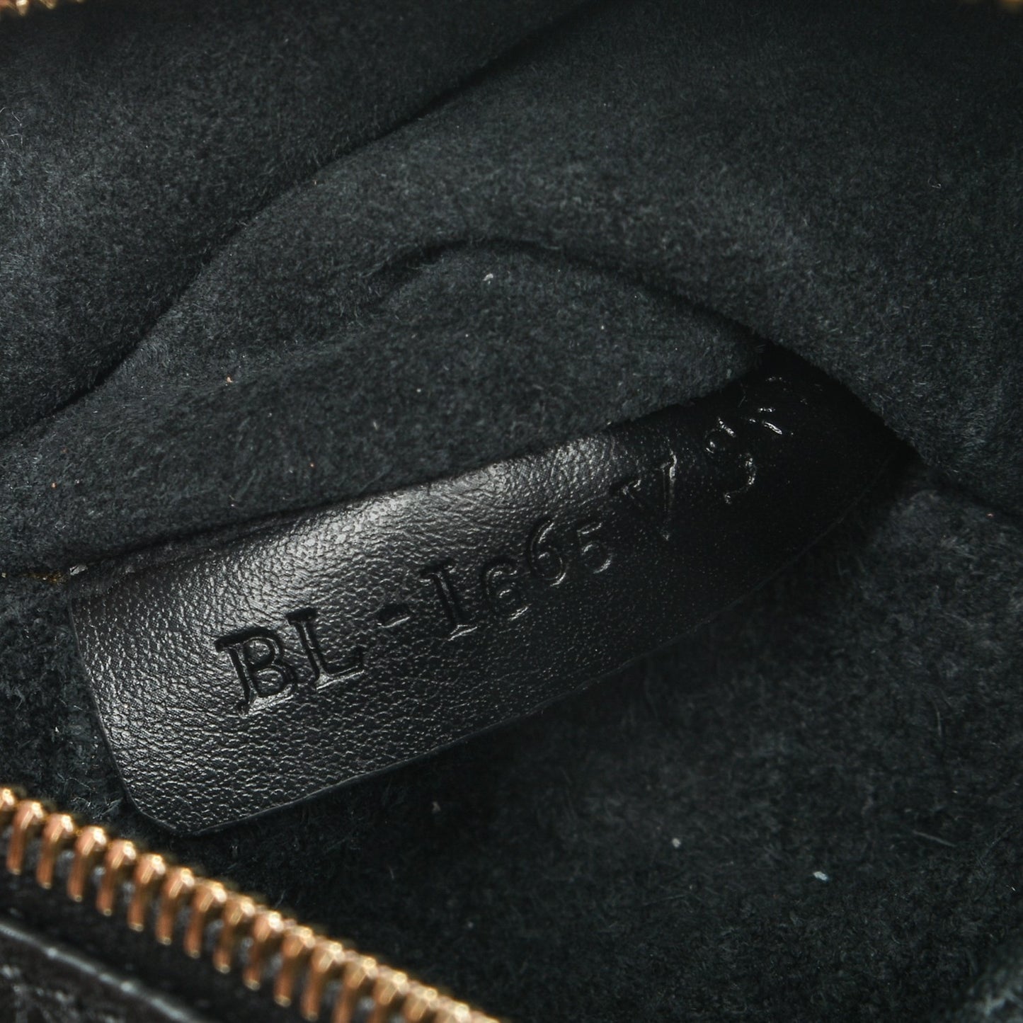 Pebbled Calfskin Large Rockstud Flip-Lock Messenger Bag Black